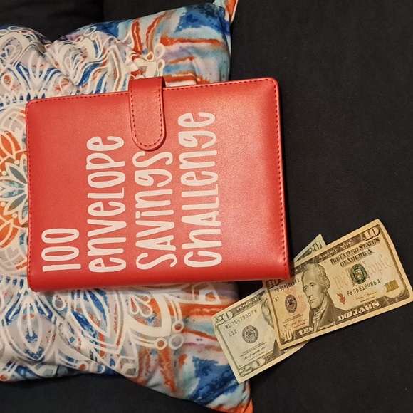 NEW- 100 Envelope Savings Challenge binder - red or black - Picture 3 of 4